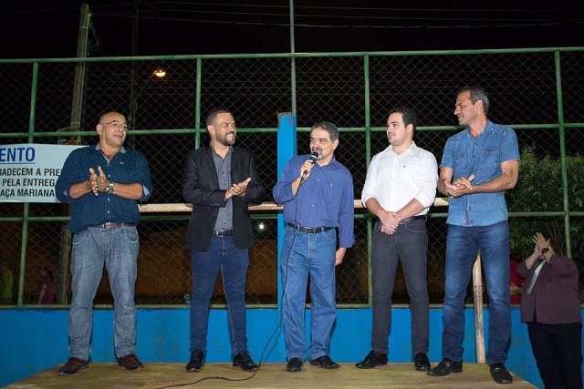 Inaugurada praça com recursos de emenda do deputado Aélcio da TV