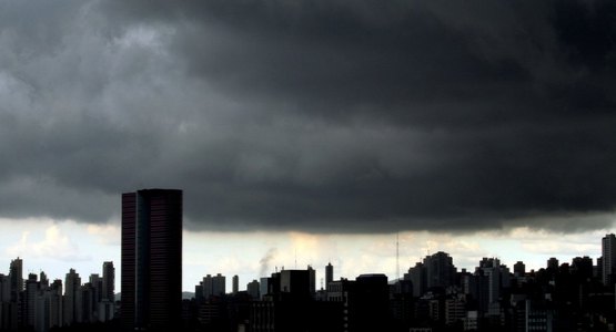 CLIQUE CIÊNCIA - Por que as nuvens de chuva são cinzas?