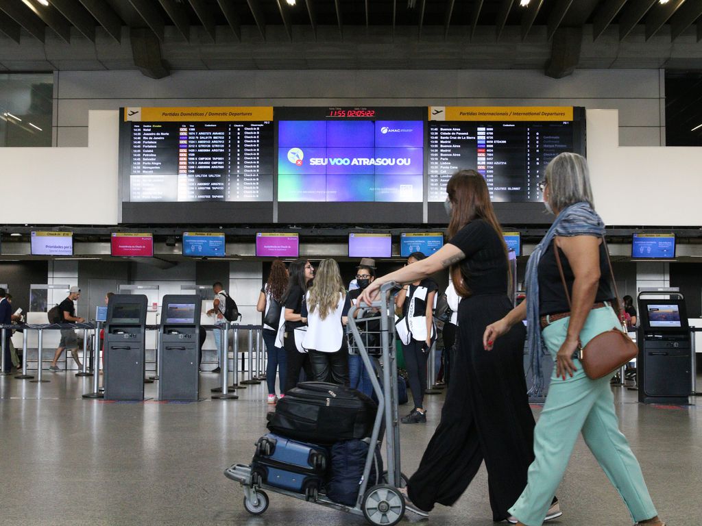 PREÇOS ALTOS: 'Não permitiremos aumento abusivo nas passagens aéreas', diz ministro