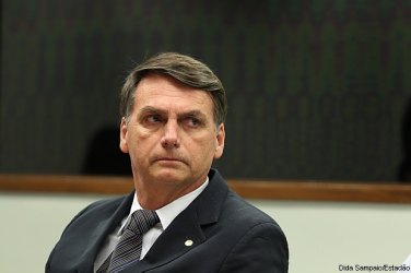 Quem é Bolsonaro, que mesmo cheio de pedidos de cassação, balança mas não cai