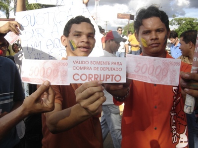  Veja dezenas de fotos da manifestação contra os deputados