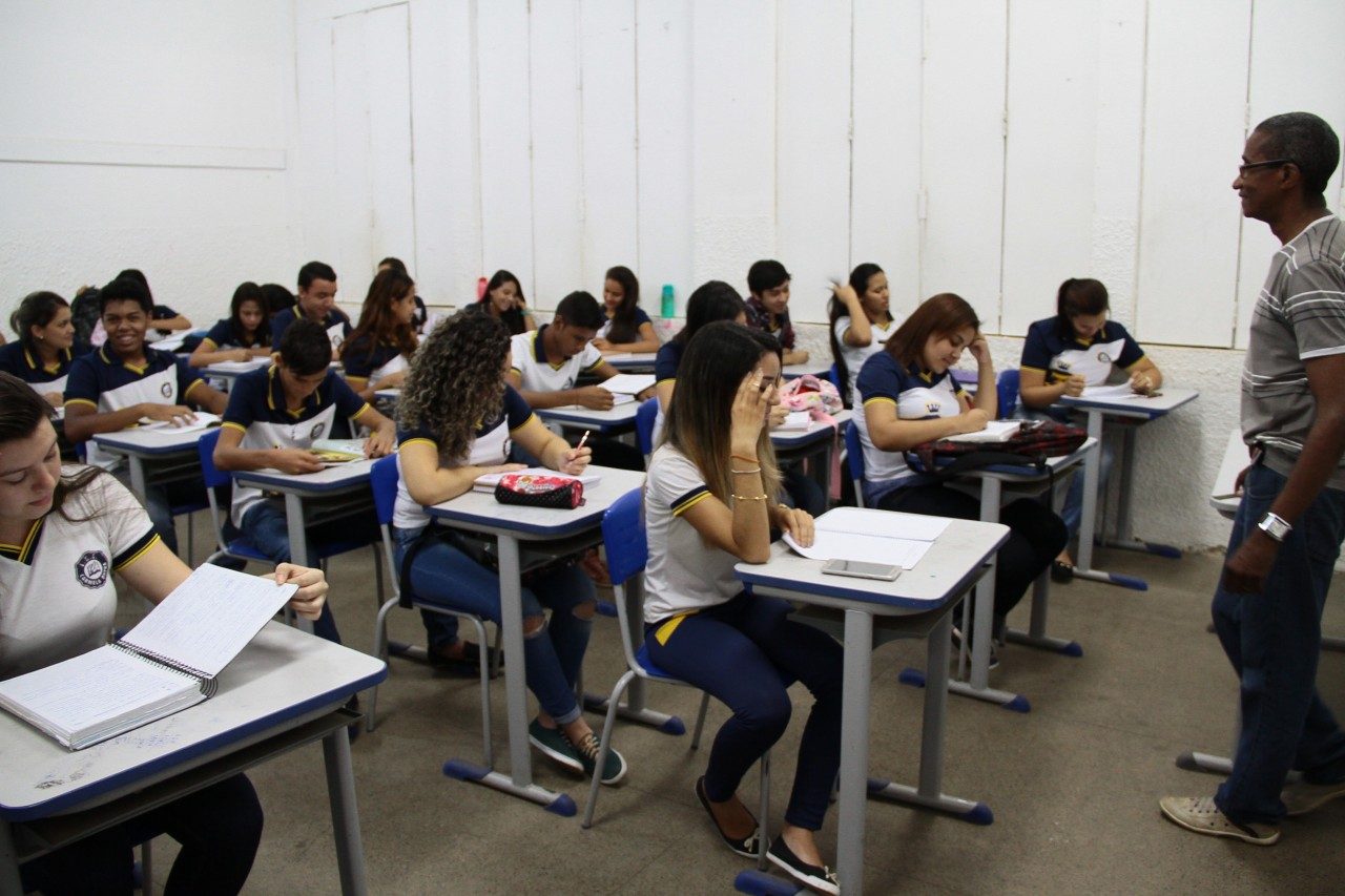 OPINIÃO: Se o governo liberasse, você mandaria seu filho para a escola amanhã?