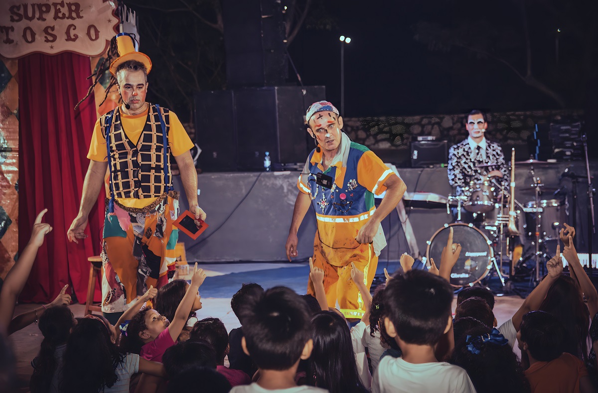 ARTES: Grupo Rosas dos Ventos apresenta o circo-teatro  'Hoje tem espetáculo'  neste sábado