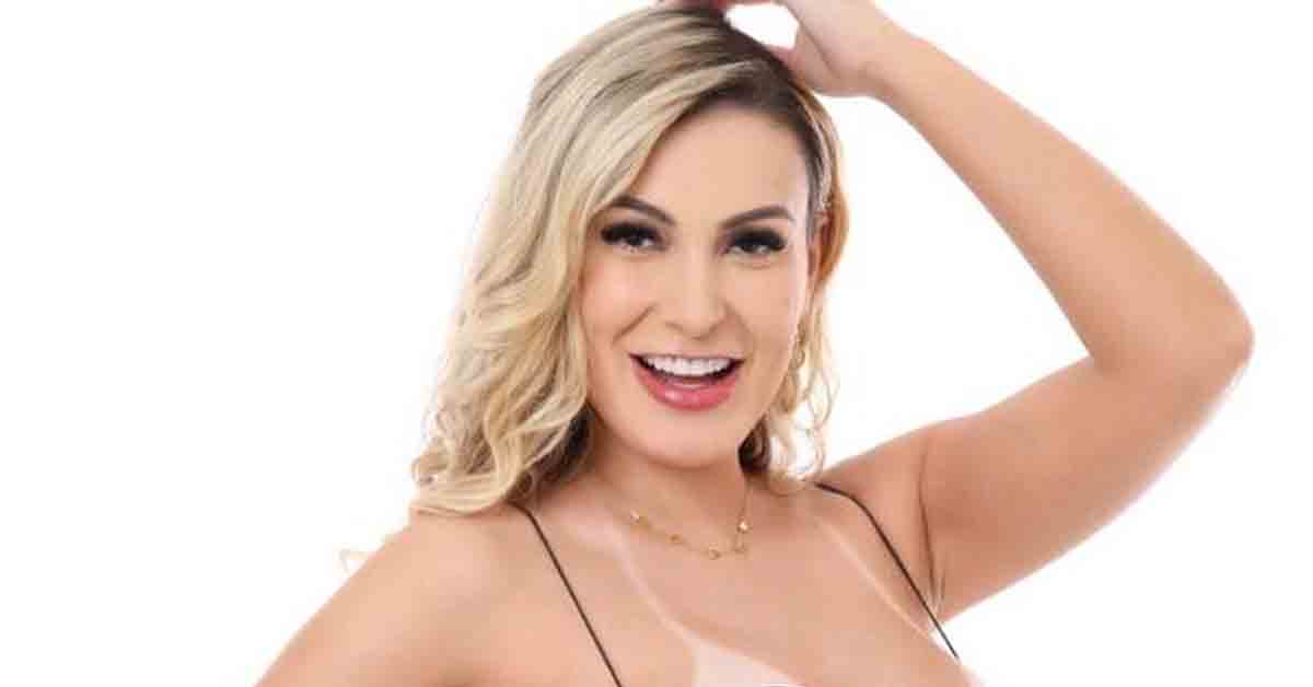 'TAVA TENSO': Andressa Urach revela motivo de segundo batismo e choca web