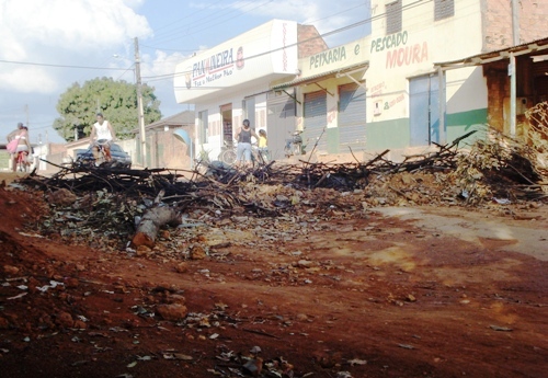 Rua destruída em bairro da zona Sul de Porto Velho - Confira fotos