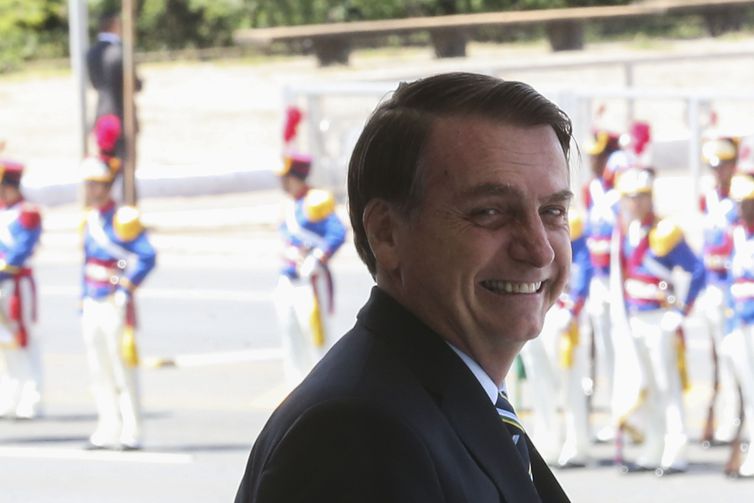 ENXUGAMENTO: Bolsonaro diz que corte de pessoal gera economia de R$ 200 milhões