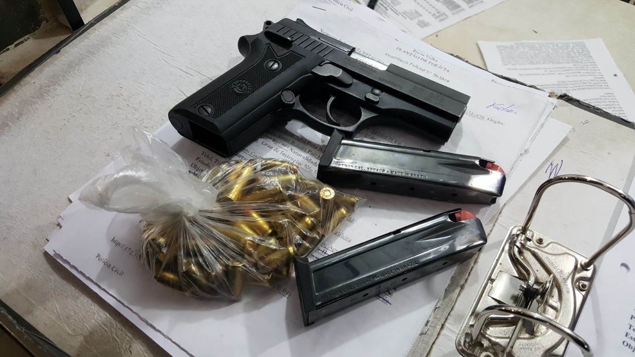 BR-364: Motorista de caminhonete é preso com pistola e várias munições