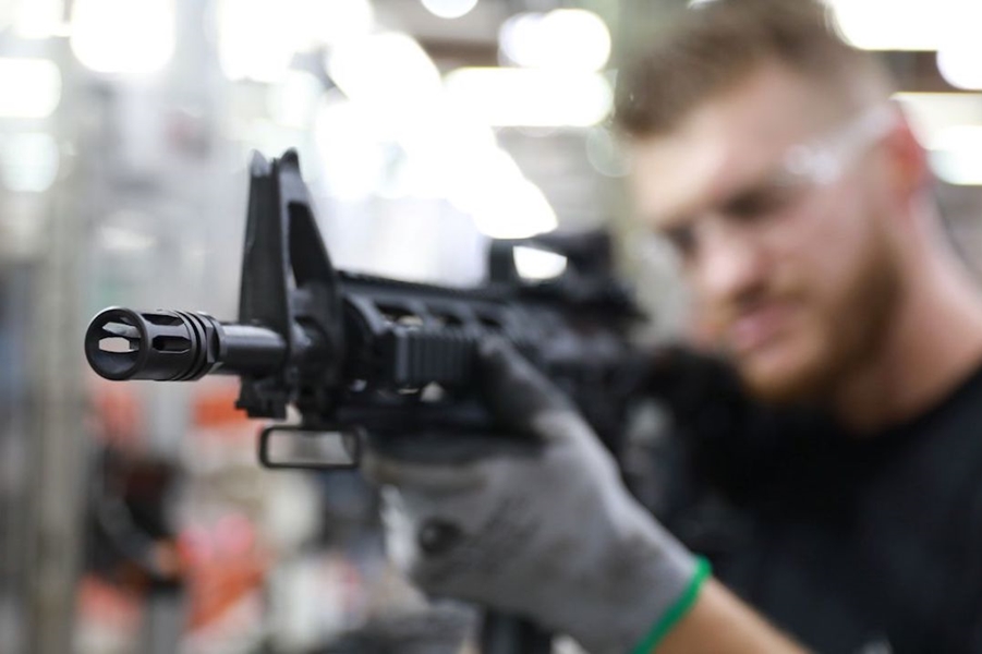VETO: Governo federal proíbe o uso de armas de cano longo semiautomáticas por civis