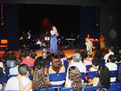 Show ‘Mulheres de Holanda’ em homenagem as mães acontece neste sábado (13)