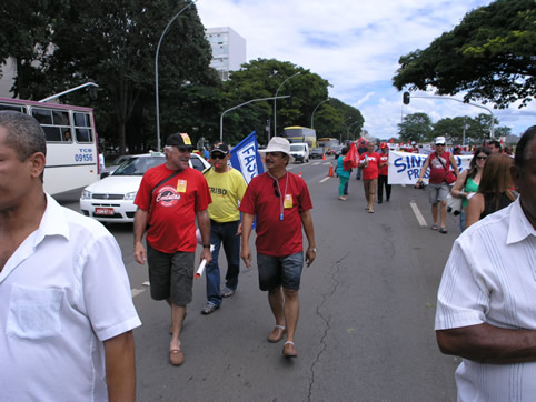 Sindsef participa de ato público em frente ao Congresso Nacional