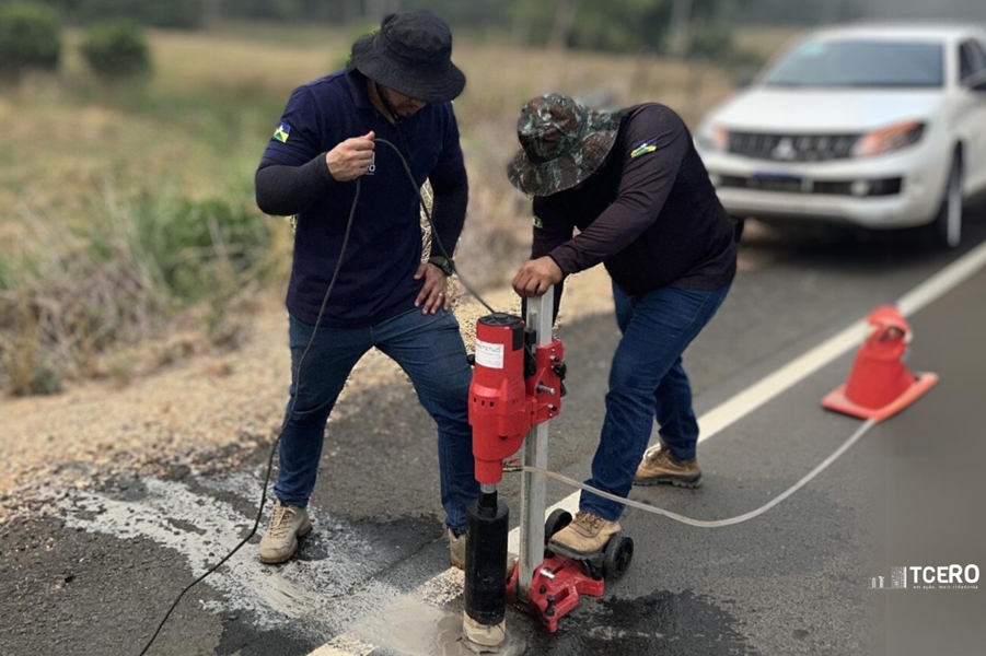 RONDÔNIA: Ação inovadora do TCE avalia qualidade do asfalto em rodovia estadual