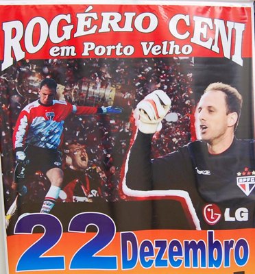 Rogério Ceni participa de partida beneficente em Porto Velho