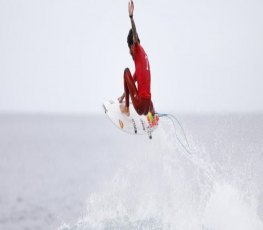 Brasileiros dão show e avançam no Mundial de Surfe na Austrália