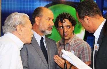 ELEIÇÕES 2010 - Confira imagens de bastidores do debate da Rede TV nesta terça (14) - FOTOS E VÍDEO