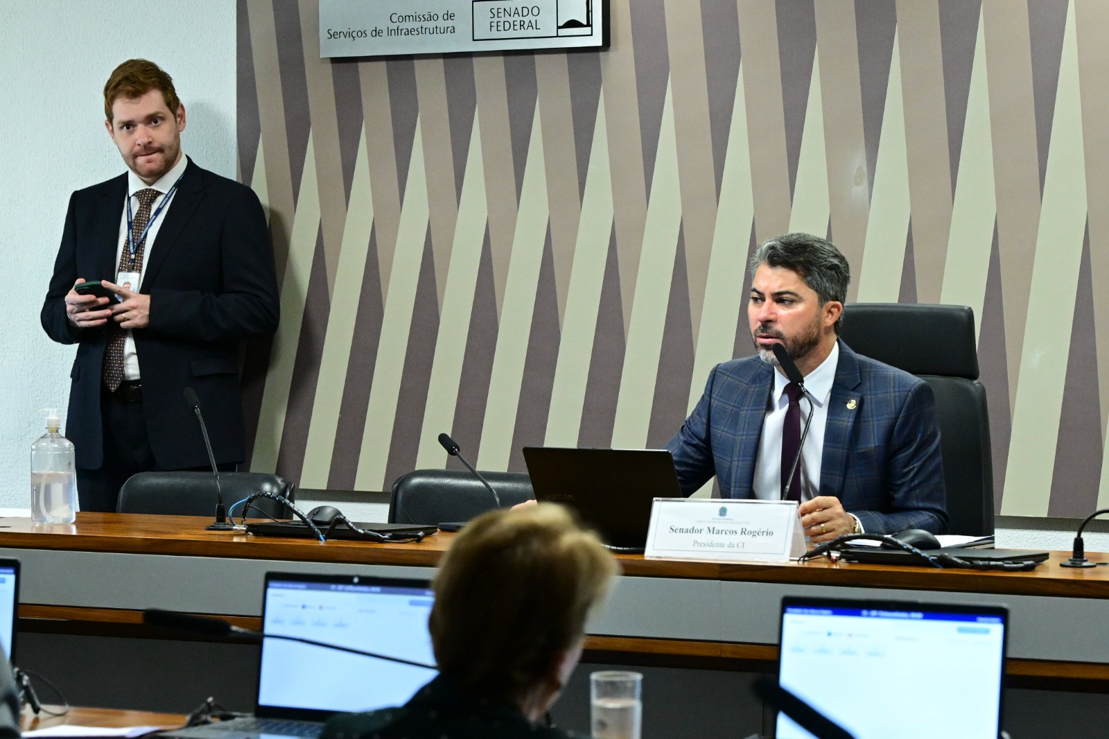 GARIMPO: Marcos Rogério pede esclarecimentos sobre destruição de dragas no Rio Madeira