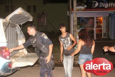 Casal é detido por funcionários da Inviolável ao furtar loja de Pet Shop