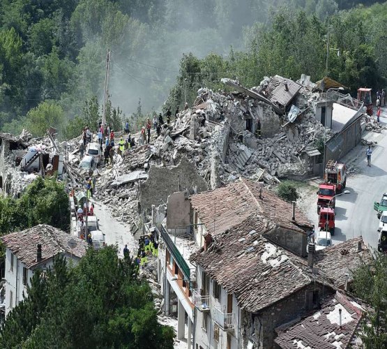 Sobe para 247 números de mortos pelo terremoto na Itália