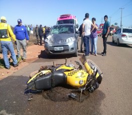 AO VOLANTE - Idoso passa mal e deixa mototaxista e passageira em estado grave