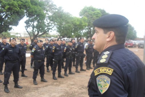 Solenidade de reconhecimento a policiais militares no 5º BPM