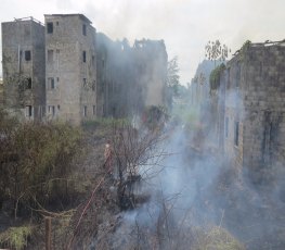 SUSTO: Incêndio em condomínio da prefeitura mobiliza Corpo de Bombeiros