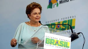 Dilma sanciona lei que dobra pena para estelionato contra idosos
