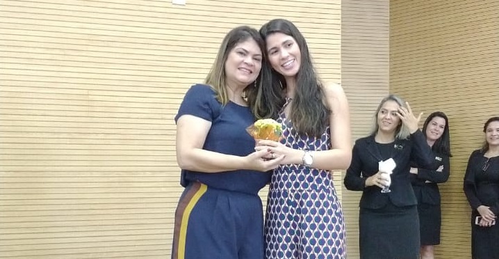 CELEBRAÇÃO: Deputada Cássia Muleta preside homenagem do Dia das Mulheres