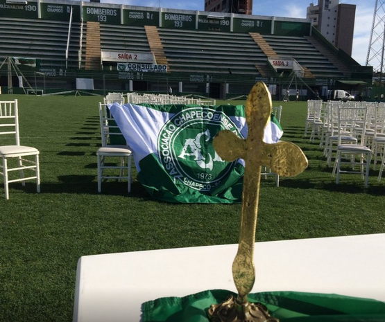 AO VIVO - Acompanhe a chegada dos corpos dos jogadores da 'Chape' na Arena Condá