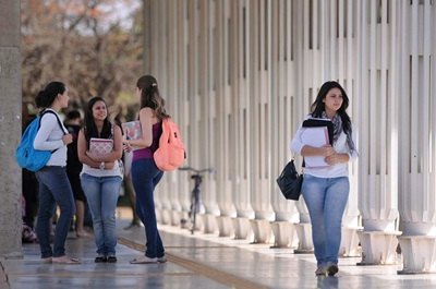 ESTÁGIO - Órgãos federais vão dar prioridade a estudantes do ProUni e Fies