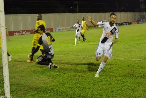 Genus segue para decidir futuro na Copa do Brasil