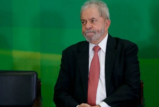 Terceira liminar volta a suspender posse de Lula como ministro