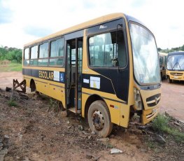 Atraso na manutenção dos ônibus escolares adia início das aulas 