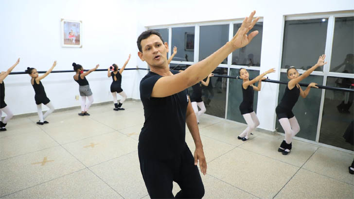 DANÇA: Aulas de Ballet são ofertadas gratuitamente na praça CEU, na zona Leste