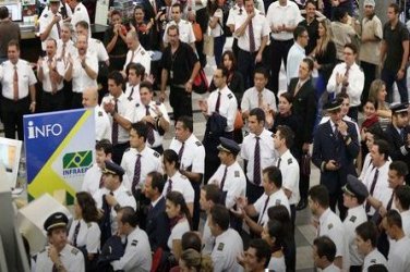 Protestos de aeroviários cancelam voos em todo o País