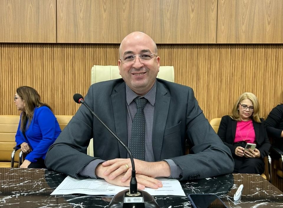 GEDEÃO NEGREIROS: Vereador solicita limpeza e manutenção no bairro Ulisses Guimarães