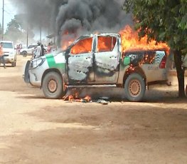 Caminhonete do Ibama é incendiada dentro de reserva