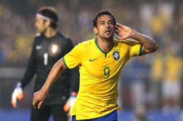 Entre o silêncio e as vaias da torcida, Brasil vence a Sérvia no Morumbi