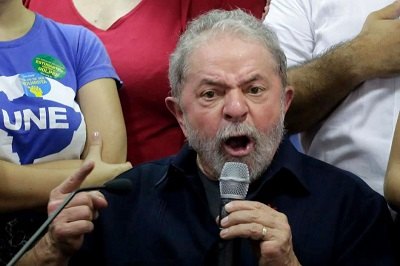 DEM protocola queixa-crime contra Lula no MP