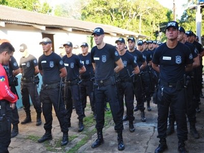 Agentes penitenciários são treinados para atuarem com intervenção rápida