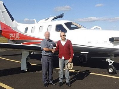 Bombeiros descartam chance de encontrar ocupantes de avião com vida