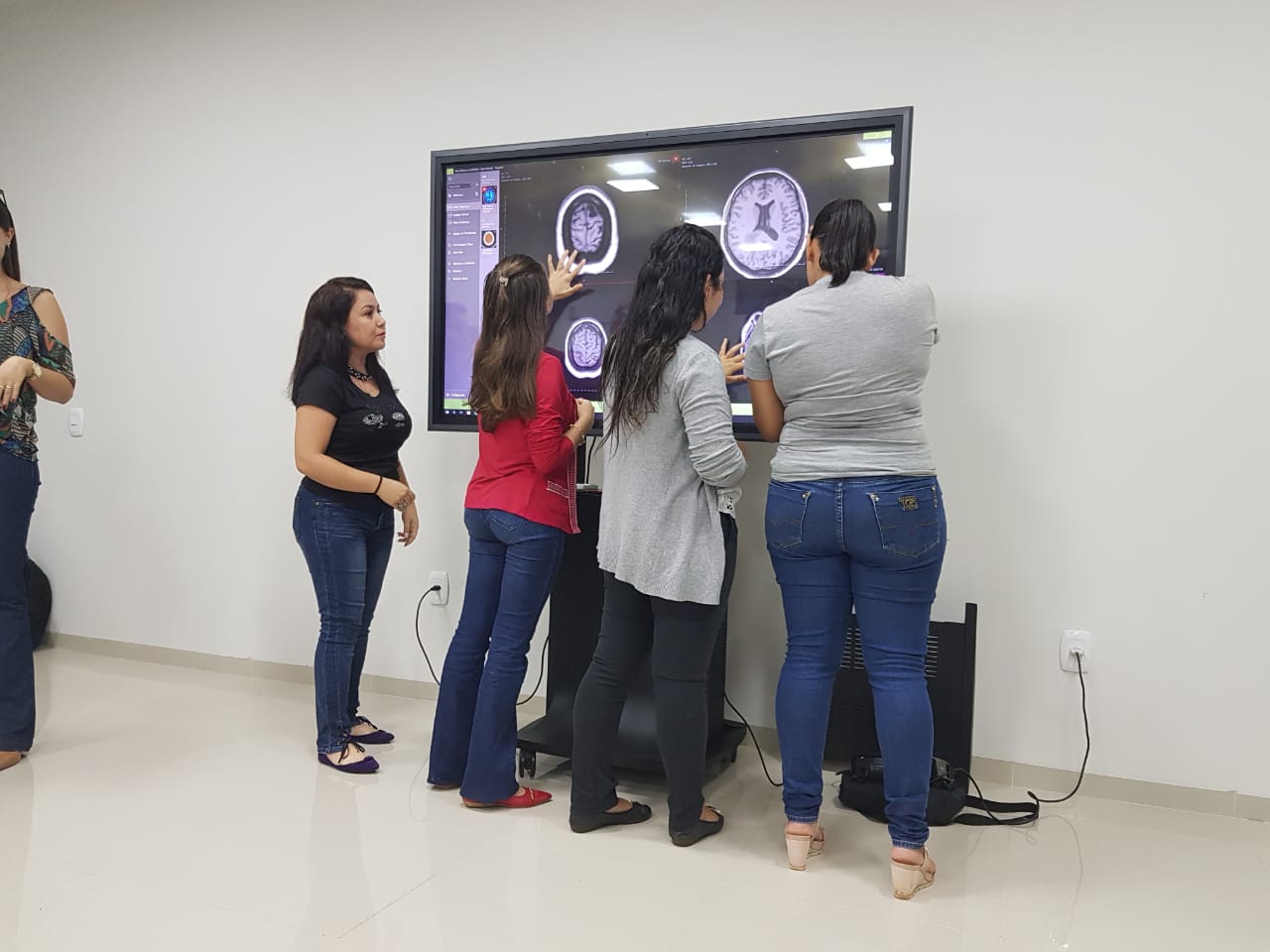 Unesc Vilhena sai na frente inovando no Ensino em Saúde Mesa de Anatomia Digital fornecido pela ENG