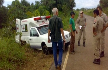 Única ambulância que fazia transporte de pacientes à capital é apreendida pela PRF; diretor de hospital clama ajuda do MP