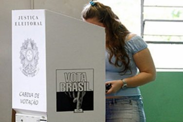 Selfie durante voto pode dar ao eleitor dois anos de cadeia