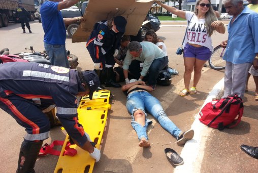 Motociclista provoca grave acidente e foge sem prestar socorro