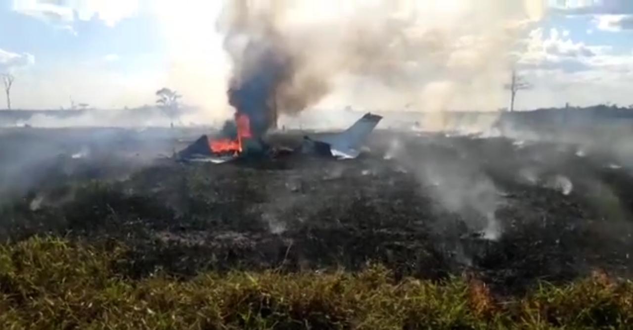 MISTÉRIO: Polícia não localiza tripulantes em avião que caiu em Rondônia