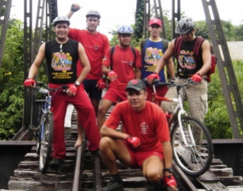 Bike trilha turística reúne participantes de todo o estado em Guajará Mirim