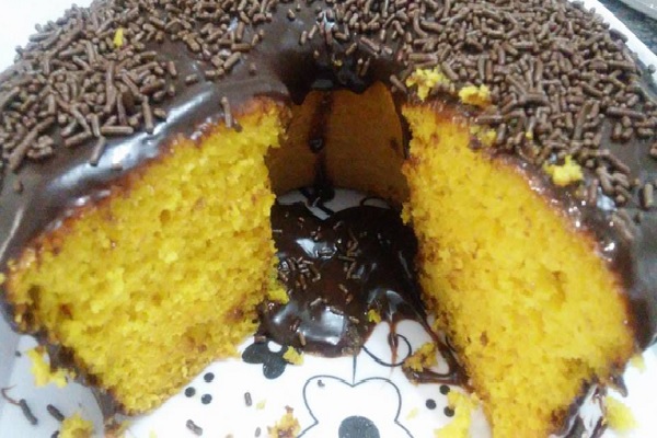 Receita: faça um bolo de cenoura rápido, bem fofinho e saboroso ...