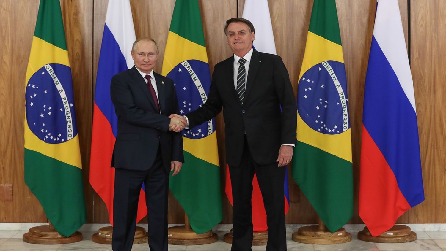 ENCONTRO: Presidente Bolsonaro vai para a Rússia em meio a tensão com os EUA