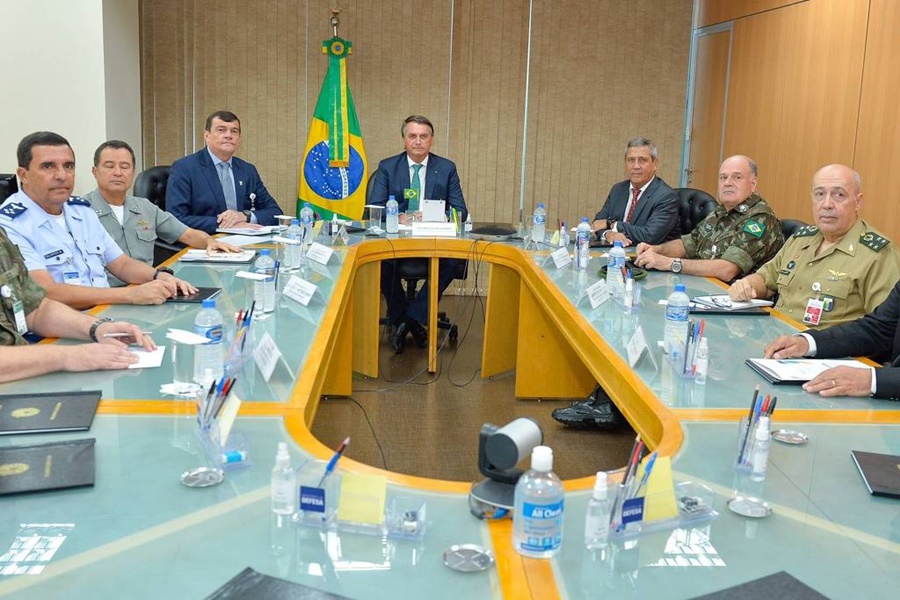 OMISSO: Forças Armadas pressionam Bolsonaro por ação contra atos extremistas