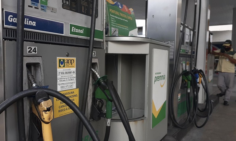 CONTINUA CARO: Postos devem exibir preço de combustível com duas casas decimais