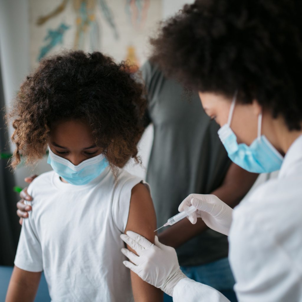 AVISO: Salas de vacina funcionam em escala de revezamento na quinta (23) e sexta (24)